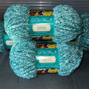 The Pioneer Woman Heathered Velvet Teal Yarn, 77.6 Yards, Pack of 4